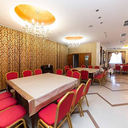 O Azamat Hotel Astana Bagian luar foto