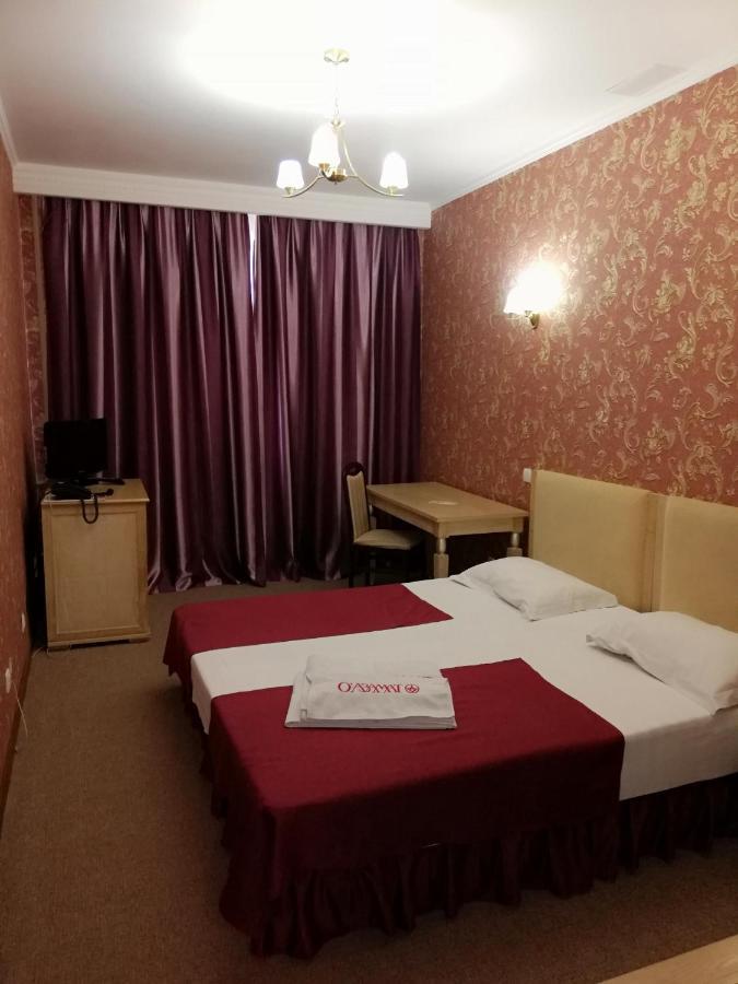 O Azamat Hotel Astana Bagian luar foto