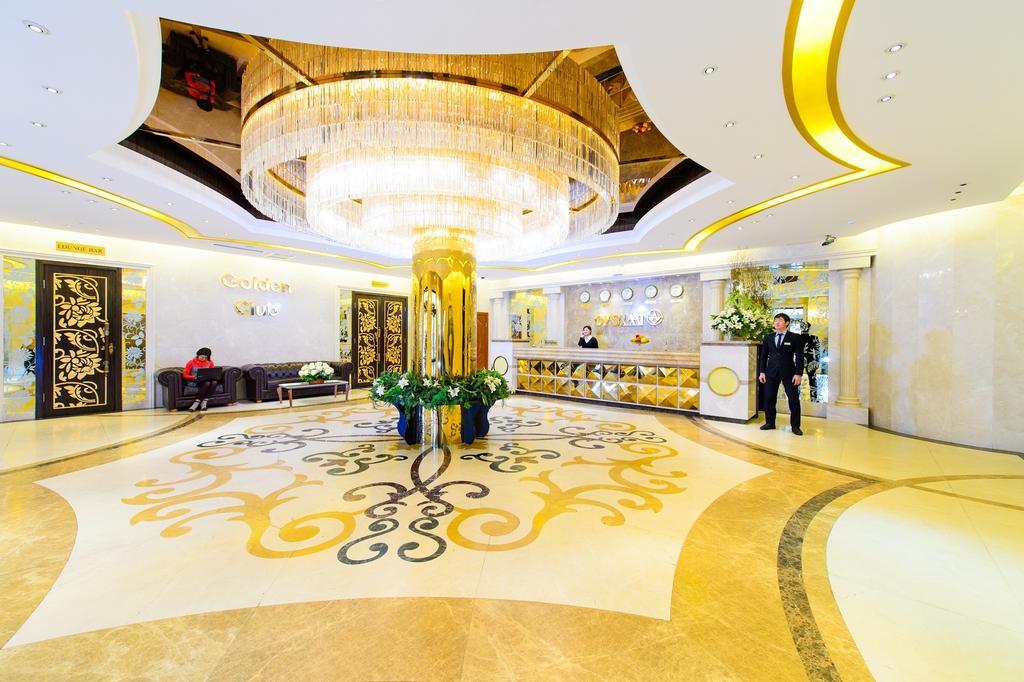 O Azamat Hotel Astana Bagian luar foto