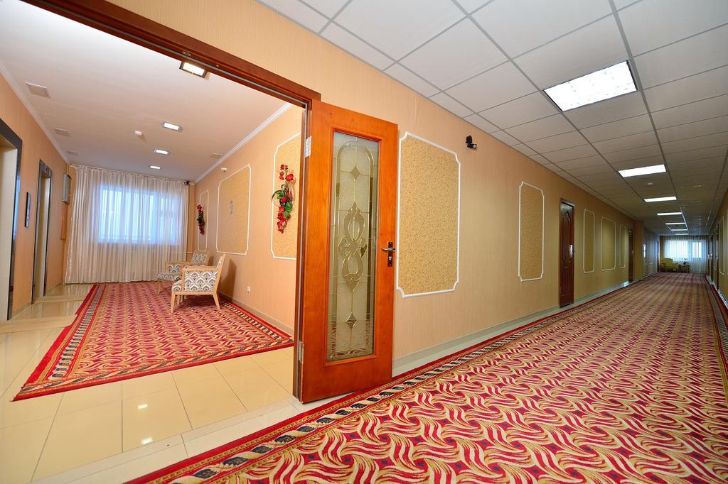 O Azamat Hotel Astana Bagian luar foto