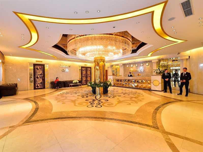 O Azamat Hotel Astana Bagian luar foto