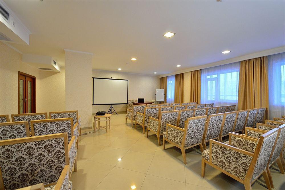 O Azamat Hotel Astana Bagian luar foto